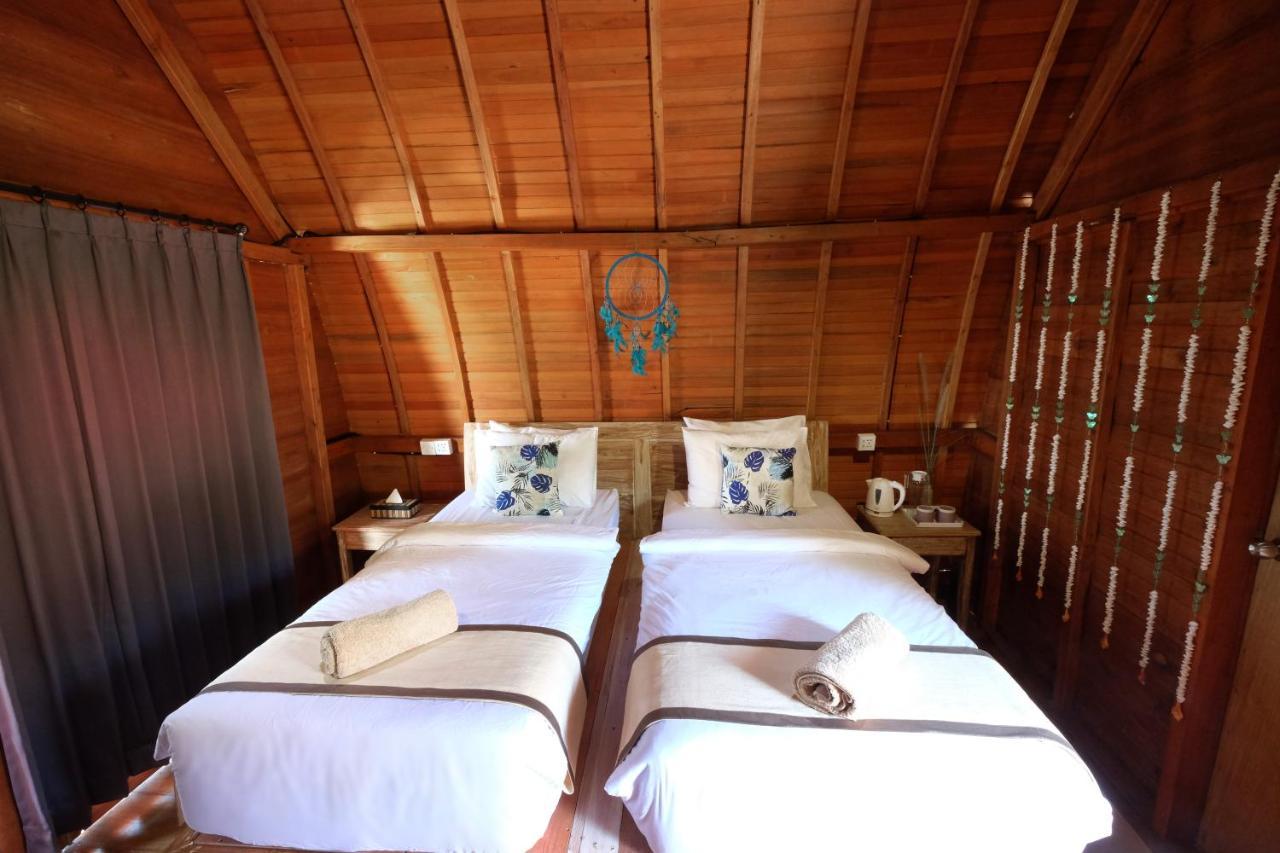 Adara Beach Huts Batununggul エクステリア 写真
