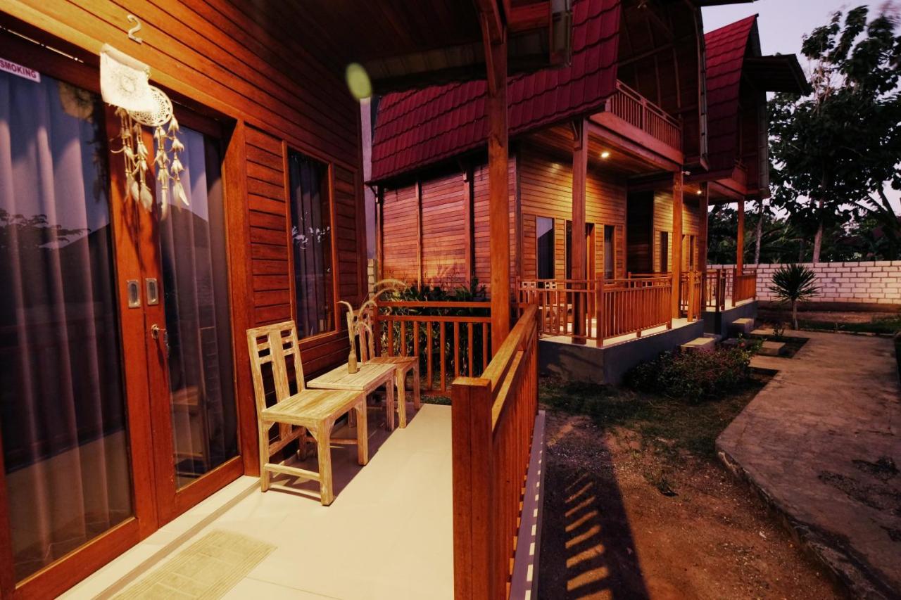 Adara Beach Huts Batununggul エクステリア 写真